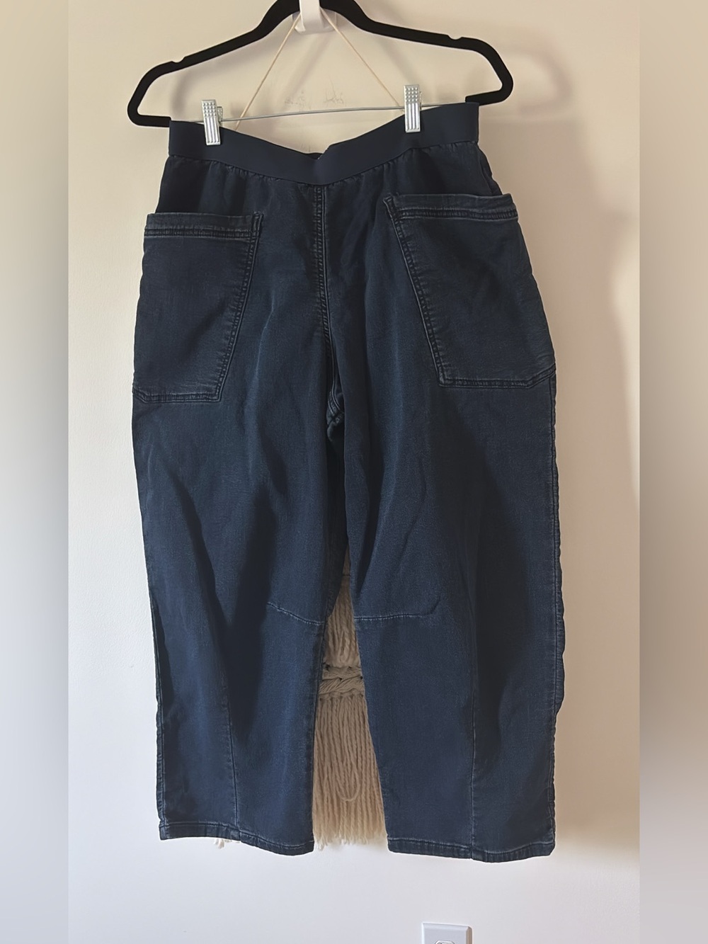 Anthropologie Pilcro Mid-Rise Pull-On Denim Knit Jeans Baggy Barrel Wide Leg - Picture 3 of 5